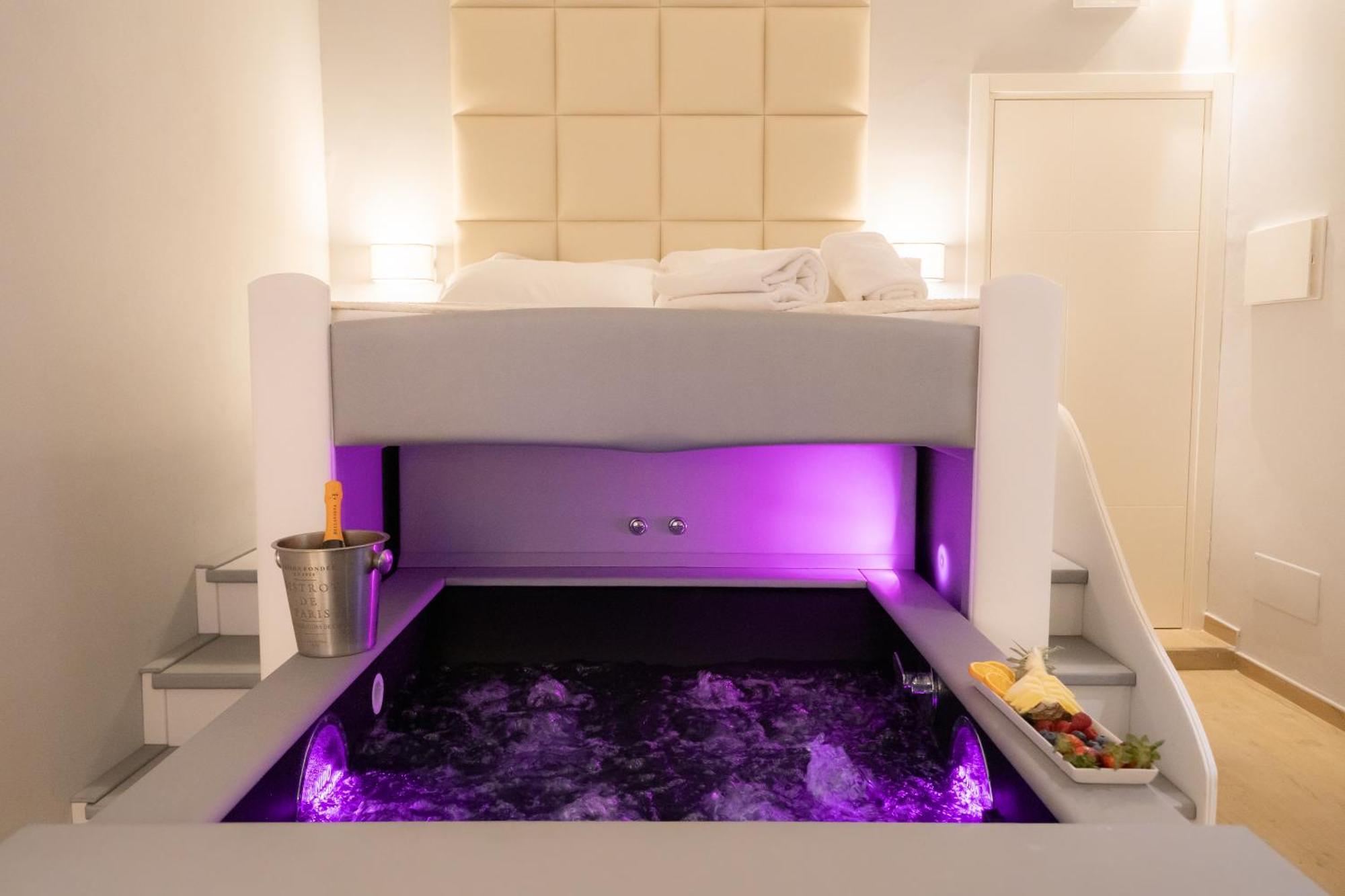 Alma Suites - Il Nido D'Amore Livorno Bagian luar foto