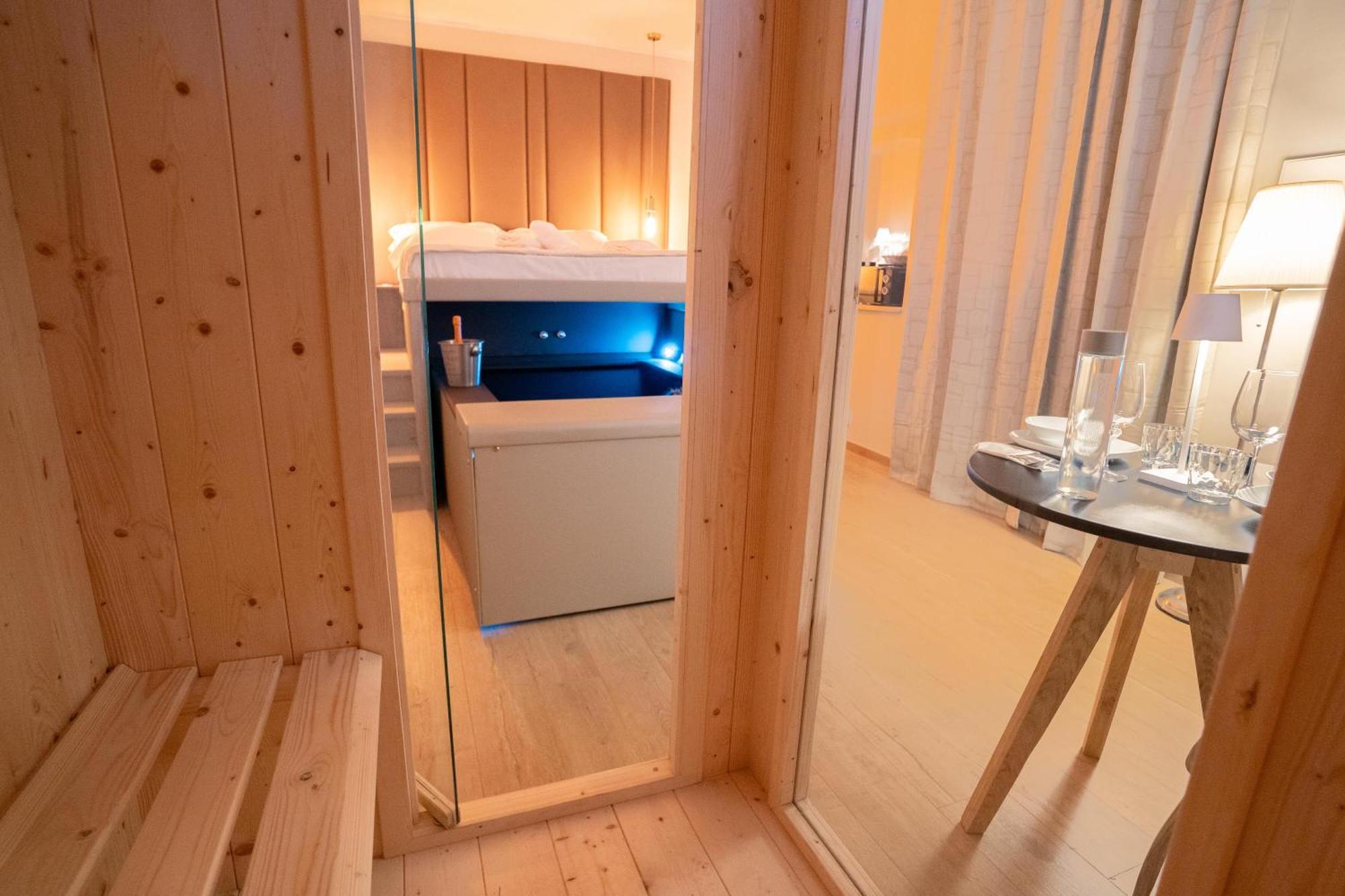 Alma Suites - Il Nido D'Amore Livorno Bagian luar foto